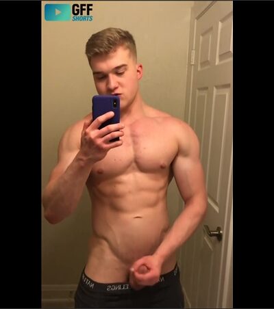 Quick jerk off in the bathroom alek (alekxbrandt)