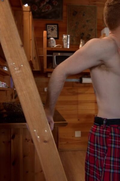 Real men wear kilts bareback