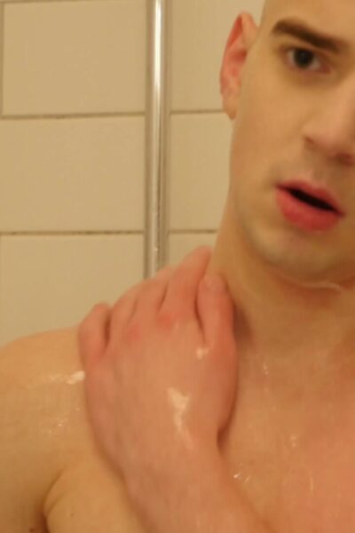 The shower snoop