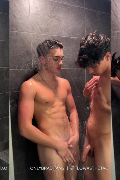 Braden sherota gets sucked by angel dario garcia (alann23) in the shower flowasthetao