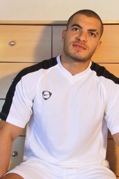 Farid – hetero footballer gets sucked