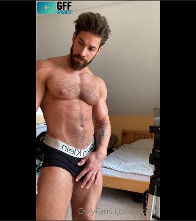 Show off my rock hard muscles and cock ben conor (bconor)