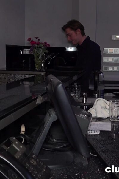 Bareback roomservice (nico vegas, axel ross)