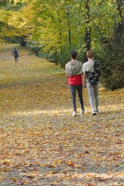 Handsy boyfriends
